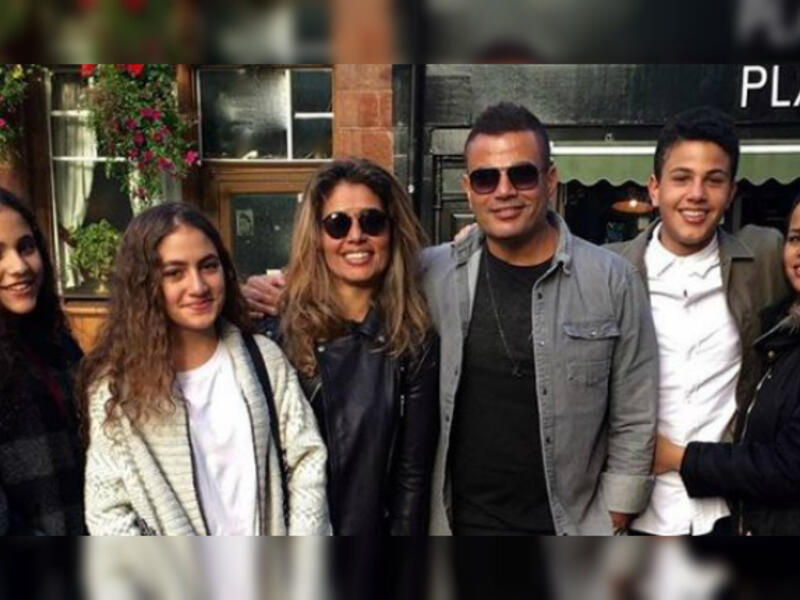 Amr Diab with his son and daughters