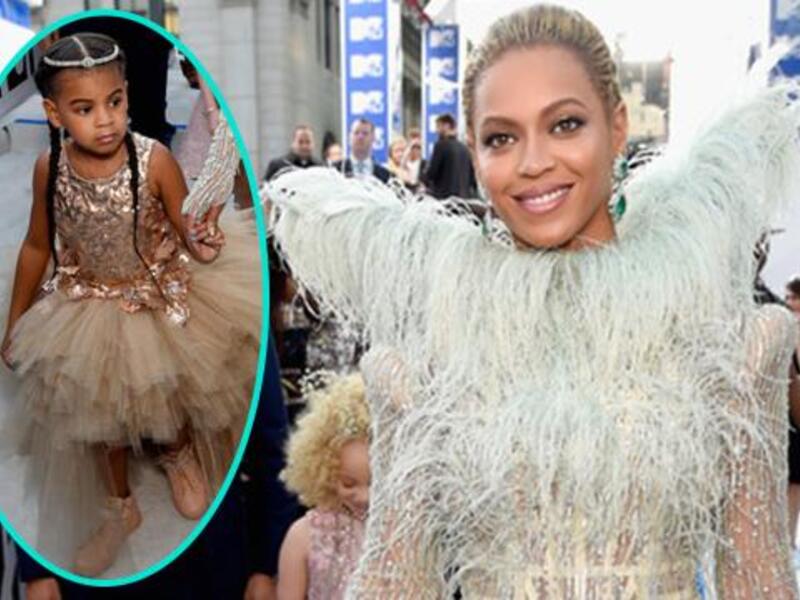 أحيت الفنانة بيونسيه حفل MTV Awards حيث أطلّت بأزياء مختلفة من جهتها جذبت طفلتها Blue Ivy الأنظار وتألّقت بفستان بقيمة 11 ألف دولار أمريكي وتألّف الجزء العلوي من فستان الطفلة من الذهب اضافةً الى أنّها زيّنت شعرها بتاج من حبوب الألماس.