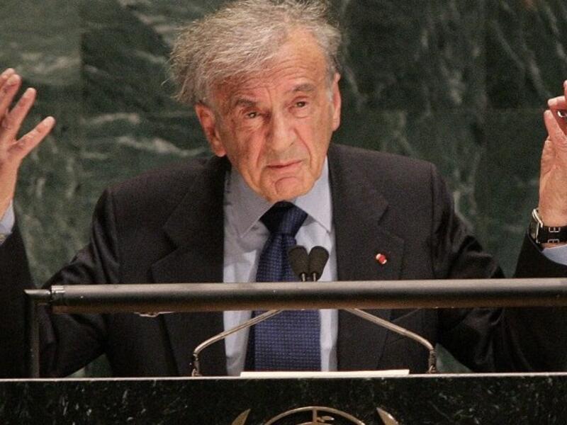 Elie Wiesel addresses the United Nations in 2005 (AFP / Don Emmett) 