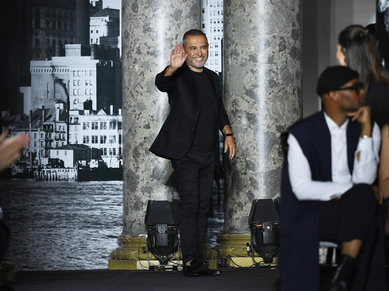 International Lebanese designer Elie Saab will head the competition's judging panel. (www.zimbio.com)
