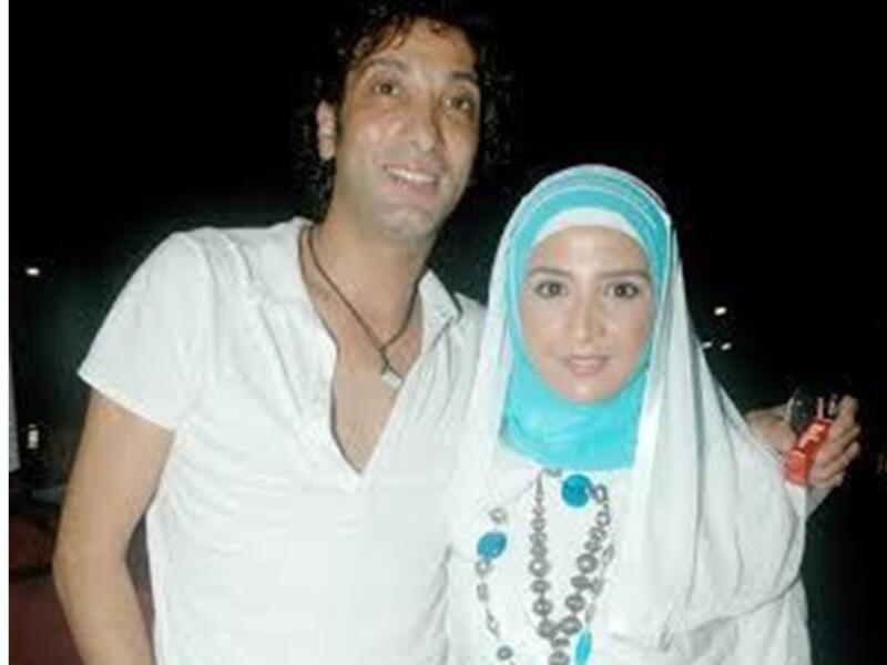 أثارت قضية "خالد خطاب" طليق الفنانة "حنان ترك" مؤخراً الكثير من الجدل وذلك بعد اتهامه بالشذوذ الجنسي وقيامه بتنظيم حفلات للشذوذ داخل مسكنه وتم ضبط عدد من الأحراز التي تحتوي على مشاهد له على “هارد ديسك” تثبت ممارساته الشاذة مع أصدقائه.
