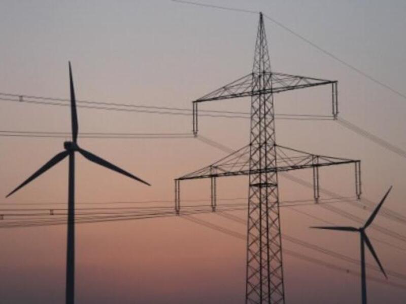 Dubai’s power consumption of 33,498 had almost reached its capacity in 2011