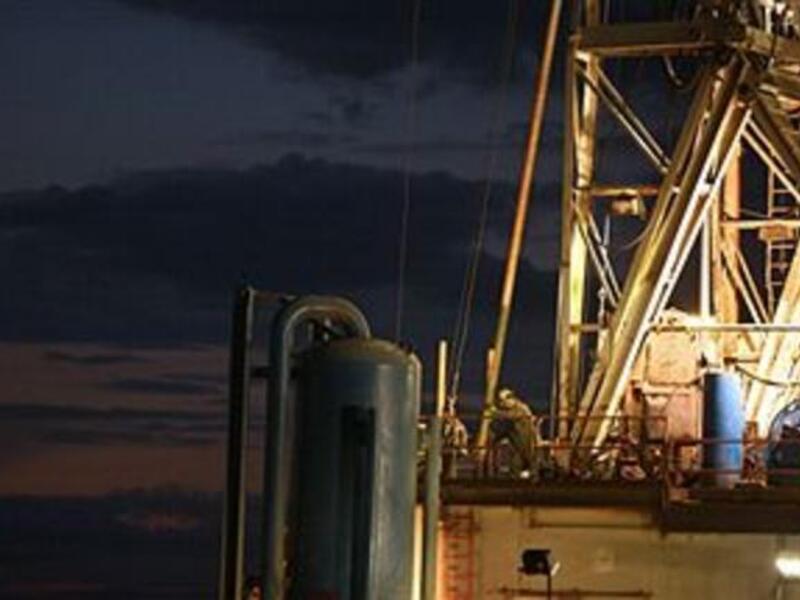 UAE central bank chief urges oil exporters to diversify more