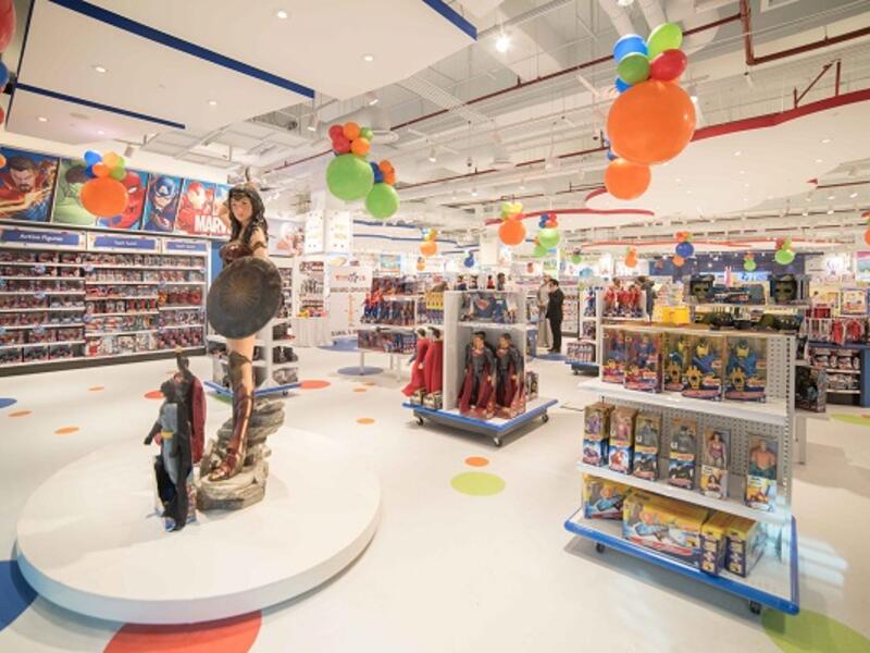 Toys R Us store