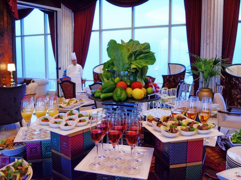 Iftar in the Clouds, Abu Dhabi: Unsurprisingly, the world’s highest suspended suite, at 220 metres high, has the best view you’ll get across the UAE capital. The food is pretty decadent too. (mid-east.info)