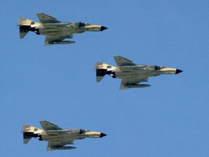 Iranian air force jet fighter 