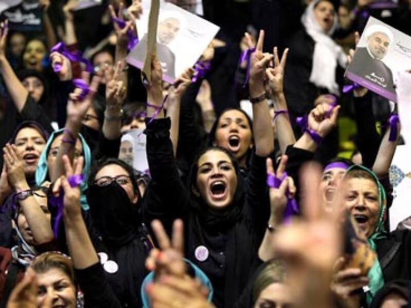 Women seek political rights in Iran in 2013. (Photo credit: Ebrahim Noroozi)