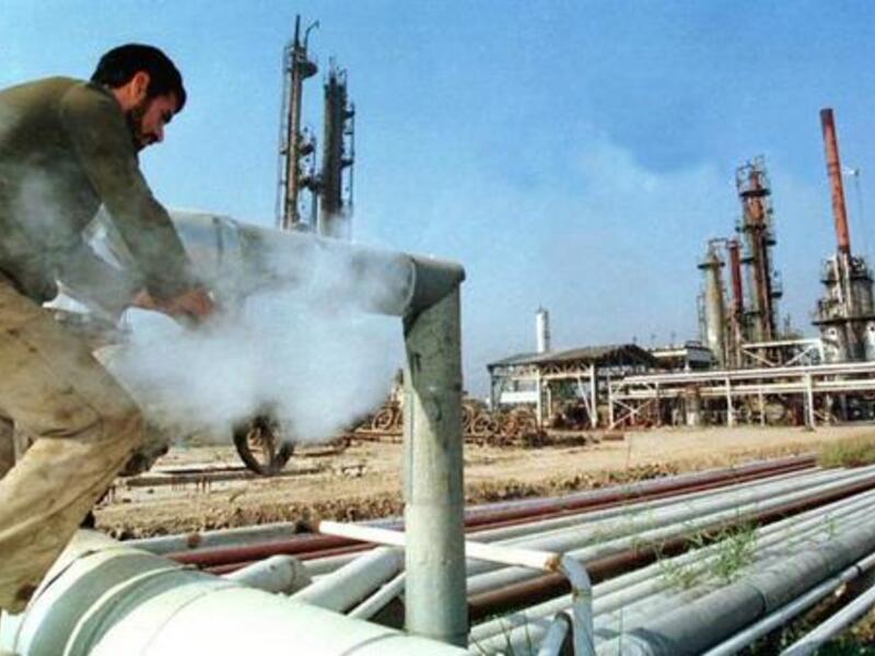 An Iraqi official said Friday security forces took control of the country's largest oil refinery. (AFP/File)