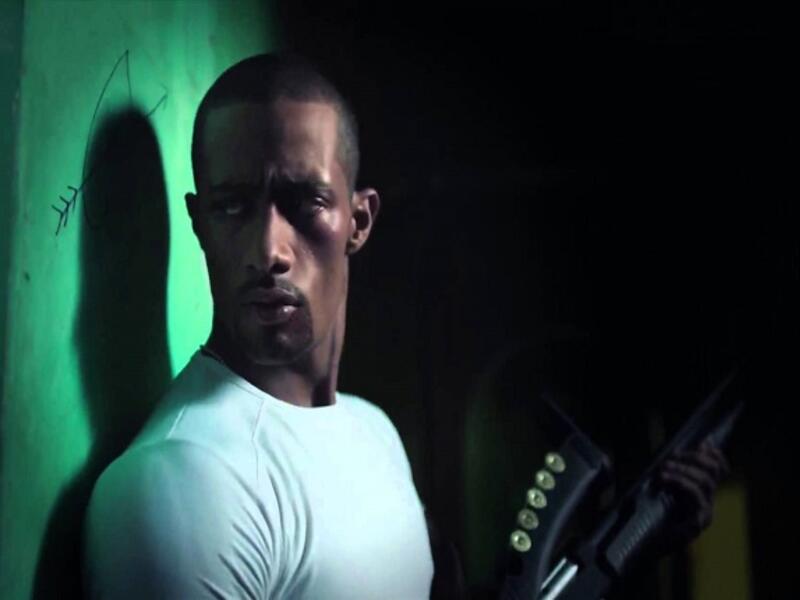 شد أجزاء: ضابط شرطة يتعرض لموقف يقلب حياته المهنية والشخصية رأسًا على عقب، ويدخل في سلسلة من المشكلات المتتالية، الفلم للمخرج حسين المنباوي والكاتب محمد سليمان عبد الله.