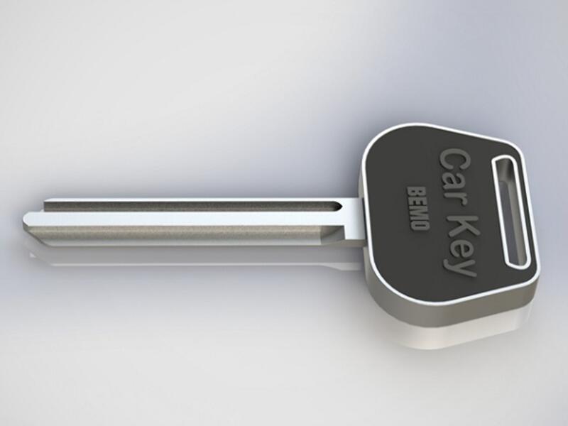 7 من 10 مفاتيح السيارات استخدمت لحك الأذن، ولنغز الأطفال أكثر من استخدامها في السيارة!