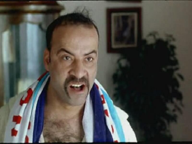 اللي بالي بالك"محمد سعد": تدور أحداث الفيلم حول اللمبي  الذي يدخل السجن ثم يهرب ويقع له حادث وفيه يحل محل الظابط رياض المنفلوطي بعد وفاته ويعيش حياته، يعد هذا الفلم من أنضج أفلام محمد سعد وأكثرها كوميدية.