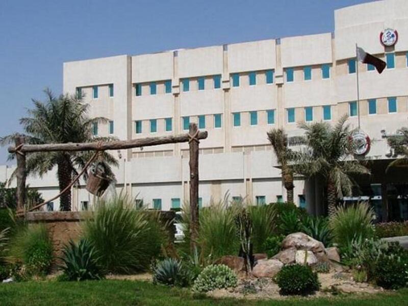 مؤسسة حمد الطبية في قطر: تضم فيها جميع المستشفيات الحكومية والمراكز الطبية في قطر، يأتي ترتيبها الثالثة عربيا وبقفزة تصل الى ال911 عالميا. تضم المؤسسة ثلاثة مستشفيات عامة أساسية وخمسة مستشفيات تخصصية بالاضافة الى المركز البحثي والمركز التعليمي الطبي.