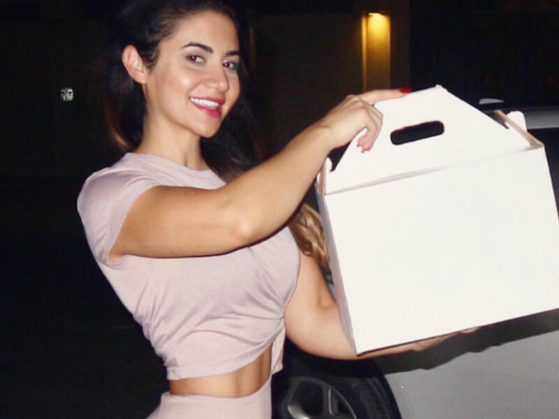 Sara Queen of body and life transformations, sharing beginner-friendly tips, busting myths, and sharing effective