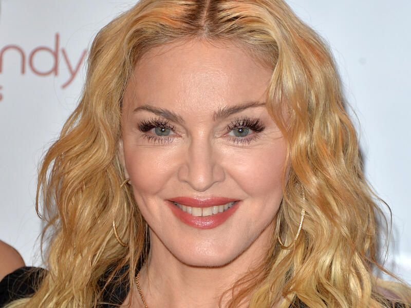 "مادونا"
تعرضت للضرب المبرح على يد زوجها السابق شين بين حتى أنها أبلغت عنه السلطات ورفعت قضية ضده.