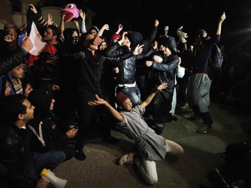 Shaking it to the Brotherhood.
