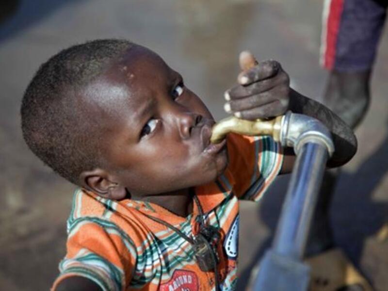 The Sudanese justice minister, Mohamed Bishara Dousa, said that the United States economic sanctions imposed on Sudan have seriously affected lives of the Sudanese people. 