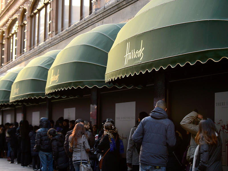 Ten UK-based Arabs, including Mohammed al-Fayed, former owner of Harrods, have a joint work of over $17.5 billion