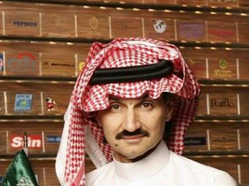 During the meeting, Hollande and Alwaleed discussed political, economic and cultural matters.