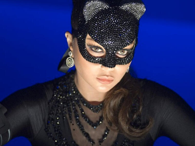 Haifa Wehbe plays cat in Samo Zein's latest single. (Image: Facebook)