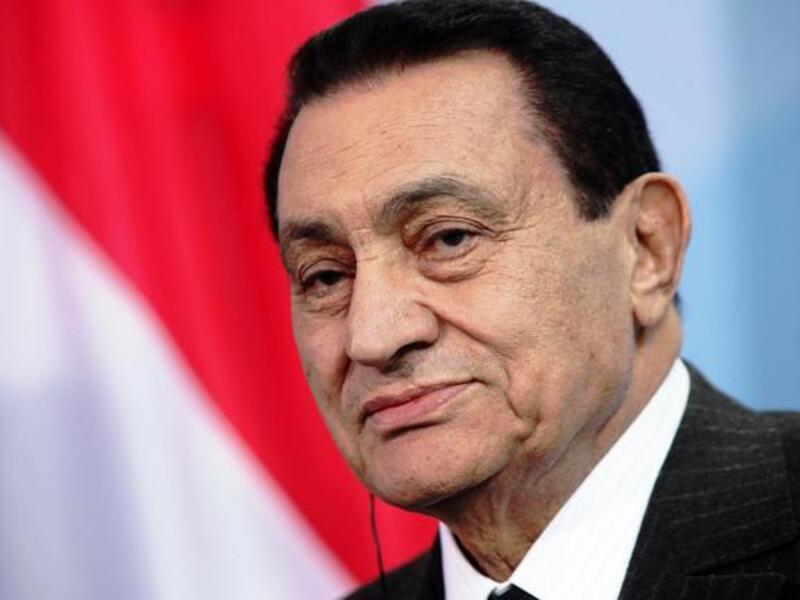 Mubarak's lawyer told reporters Tuesday that the former dictator wants to participate in the country's constitutional referendum (File Archive/AFP)
