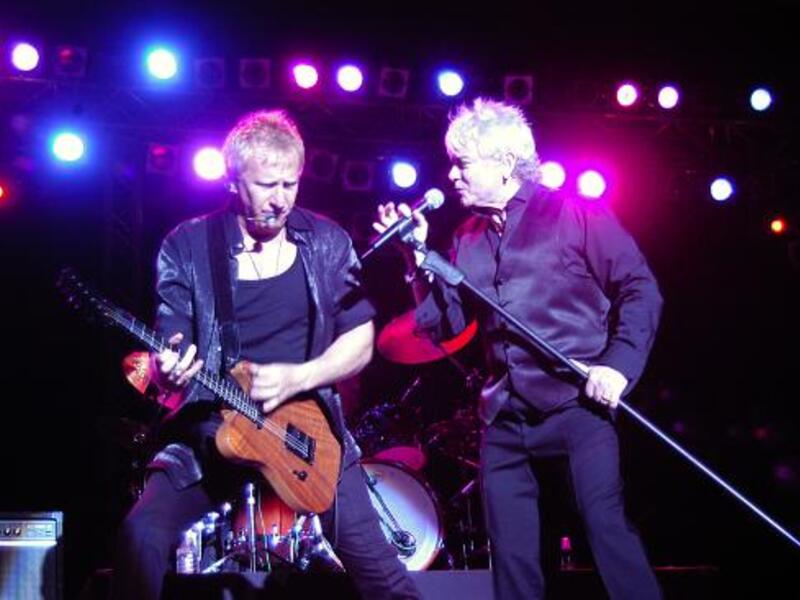 Old rockers 'Air Supply' are set to make their Dubai debut this February (Photo: maninhodisco.blogspot)