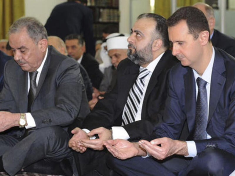 Assad comes out to pray in an exclusive Eid Mosque appearance 