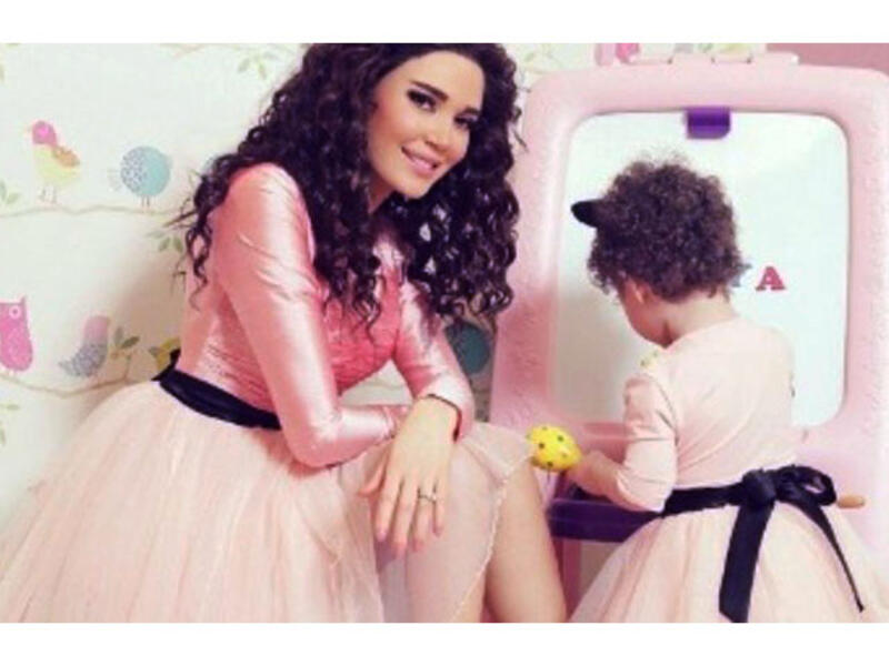Cyrine Abdelnour in an adorable picture with her daughter Taliya. (Image: Egypty.com) 