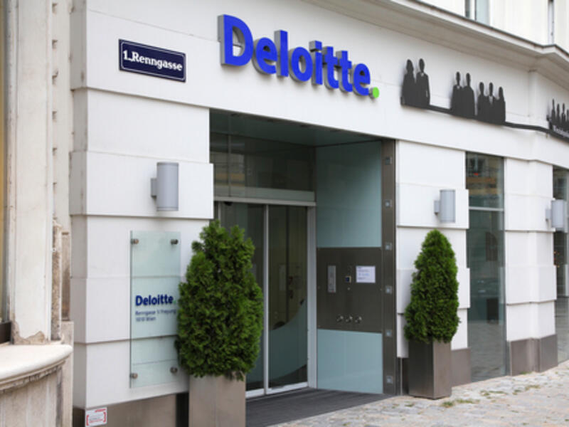 The Deloitte report indicates that specialisation is a major strategic trend in the banking industry, with risks and benefits both requiring careful assessment. 