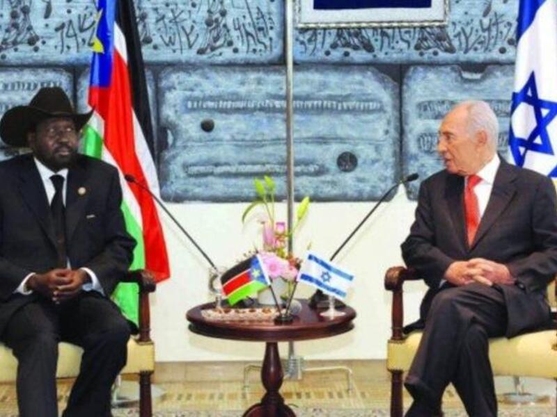 South Sudan President Salva Kiir with Israeli President Shimon Peres