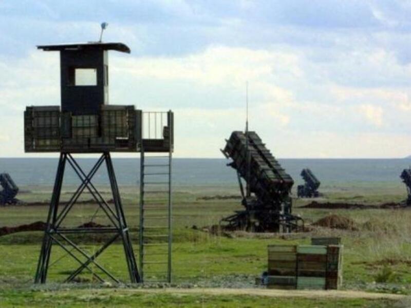 US soldiers have arrived in Turkey to man Patriot missile systems as the conflict edges close to damascus