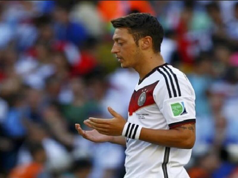 لاعب كرة القدم الألماني مسعود أوزيل من عائلة مسلمة ومن أصول كردية تركية
