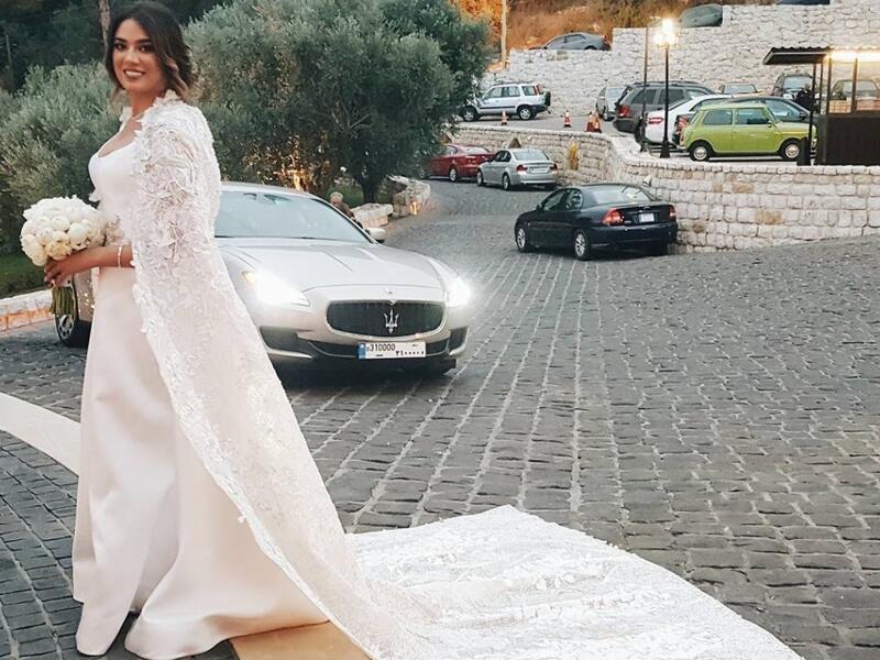 نشرت ملكة جمال لبنان لعام 2007 نادين ويلسون نجيم الصور الأولى من حفل زفافها وهي ترتدي الفستان الأبيض. وقد بدت نادين مشرقة مرتدية فستان ملوكي من تصميم حسين بظاظا. واللافت أنّ حفل الزفاف تمّ في Chateau Rweiss وسط حضور حاشد من الأقارب والأصدقاء.