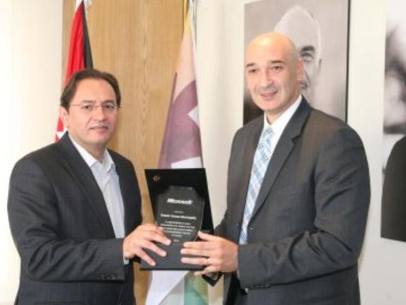أمين عمان المهندس عمر المعاني وسيد حشيش، مدير عام مايكروسوفت لمنطقة شمال إفريقيا وشرق المتوسط وباكستان