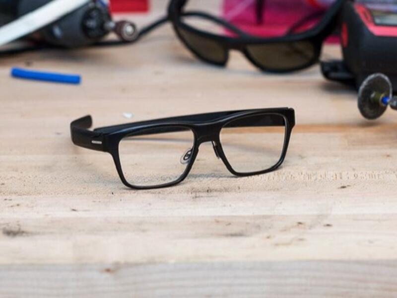 Intel has discovered a way to pack in only the necessary tech in its own take on smart glasses. Ladies and gentlemen, meet 'Vaunt'. (Photo: Tech Radar)