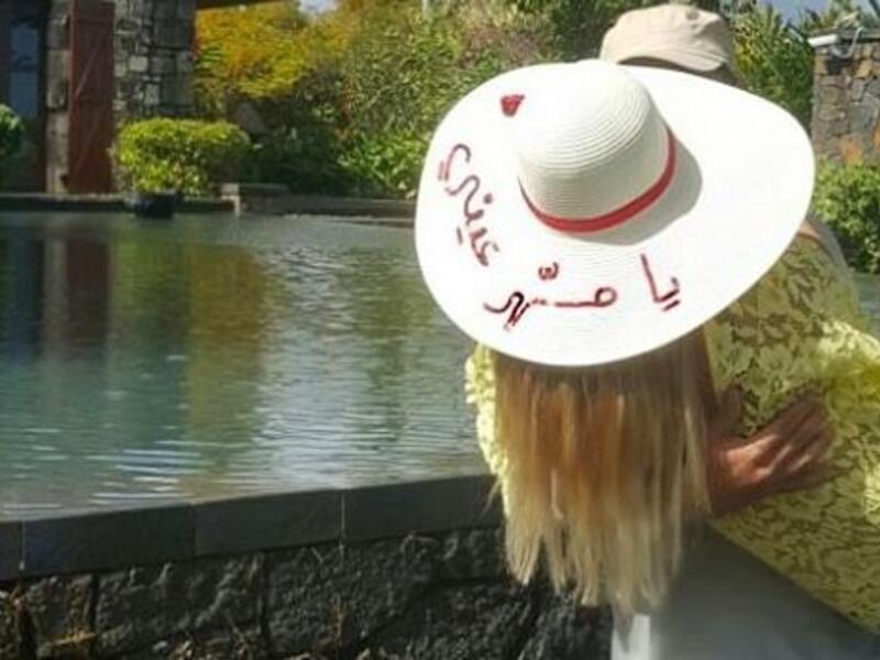 شاركت داليدا عياش زوجة رامي عياش متابعيها عبر انستجرام بصورة حميمة جمعتها بزوجها في نهار رمضان، مما عرضها للانتقادات. الصورة ظهر فيها رامي يحمل زوجته التي غطت وجهيهما بقبعة كبيرة كتبت عليها عنوان إحدى أشهر أغاني رامي عياش «يا مسهر عيني».