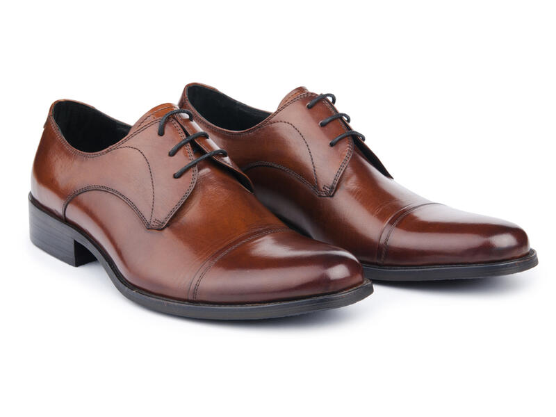 Bukhari's conspiracy theory about Mossad and his missing shoe unleashed an heel-storm of shoe puns. (Shutterstock)