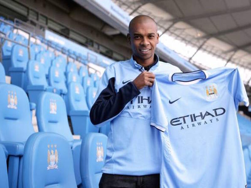 لاعب الارتكاز البرازيلي فيرناندينيو: انتقل من شاختار دونيتسك إلى مانشستر سيتي مقابل 34 مليون جنيه استرليني.