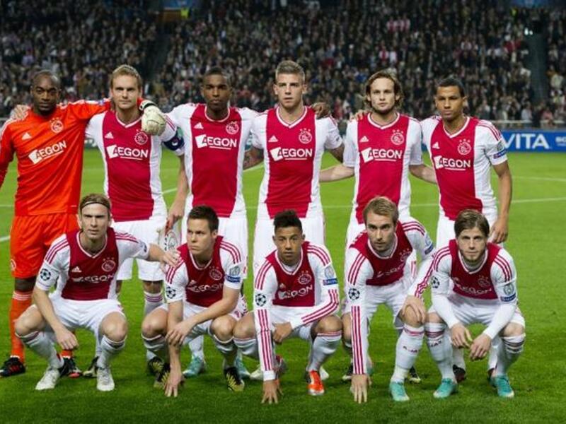 أياكس الهولندي بـ 10 ألقاب.