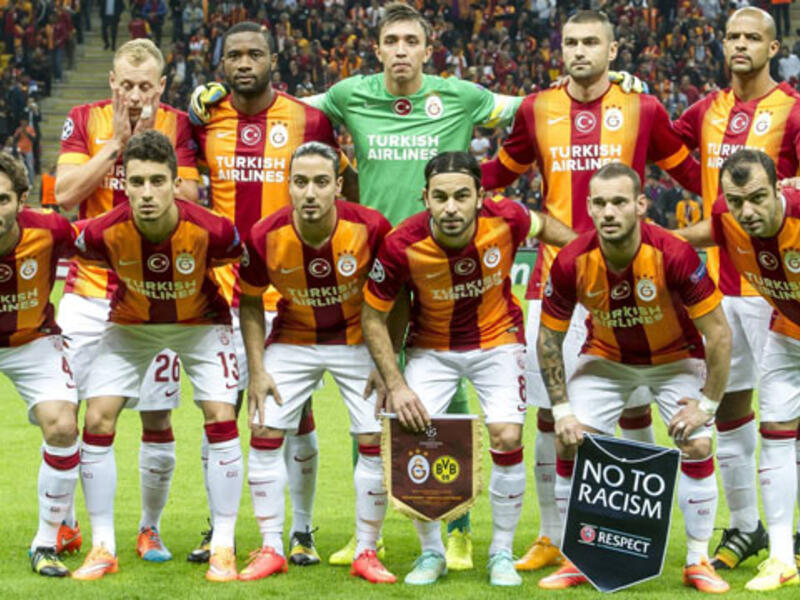 مدينة اسطنبول: احتفلت بفوز غالاتاساراي بلقبي الدوري التركي وكأس تركيا.