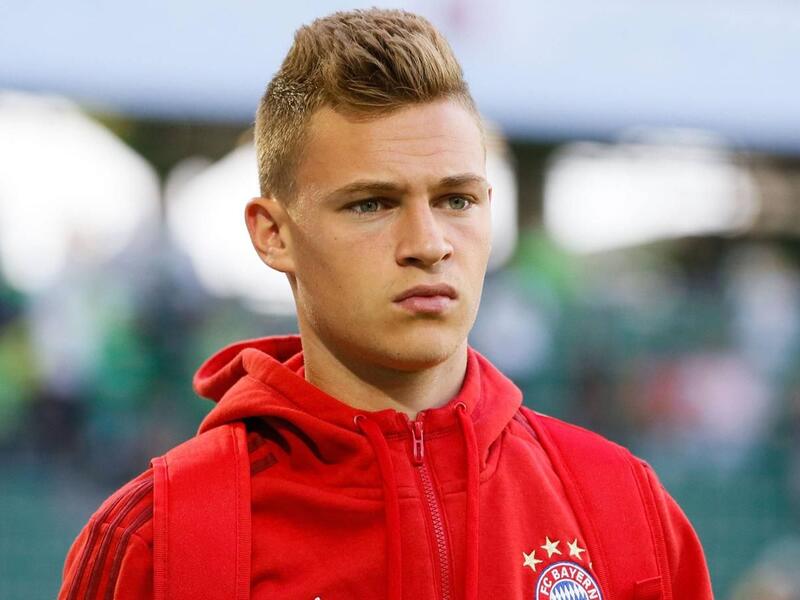 لاعب الوسط الألماني جوشوا كيميتش (بايرن ميونخ): يبلغ من العمر 20 عاماً، تم التعاقد معه من لايبتزيغ العام الماضي، بدأت مقارنته بباستيان شفاينشتايغر نظراً للتشابه الكبير بينهما في خط المنتصف، كما أنه يتميز بقدرته الكبيرة على مساندة خط الهجوم.