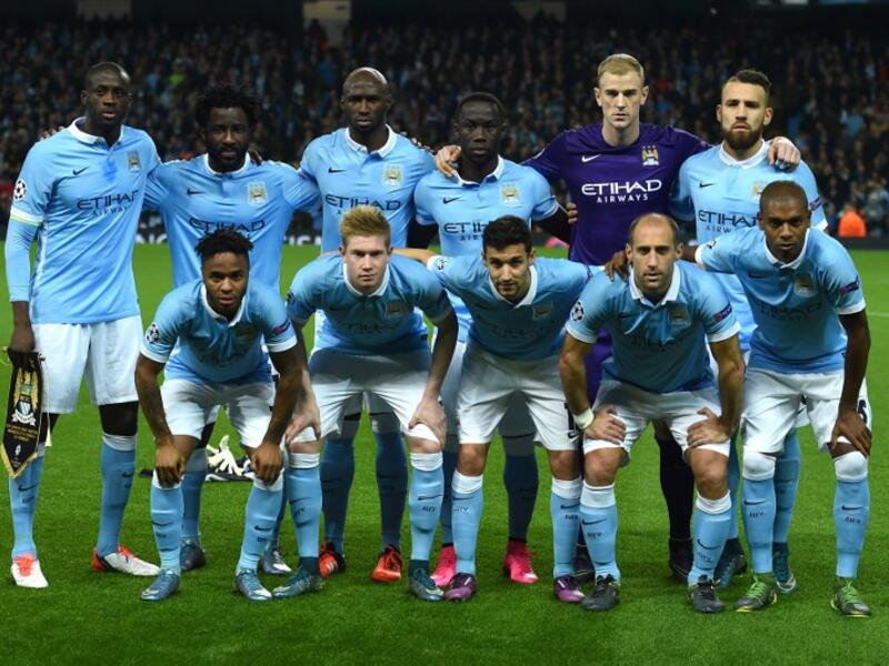 مانشستر سيتي الإنجليزي: اشتراه الشيخ الإماراتي منصور بن زايد آل نهيان عام 2009 ليبدأ العصر الذهبي للسيتيزنز بعدما توجهه بلقبين في البريميير ليغ جراء استقطاب العديد من النجوم.