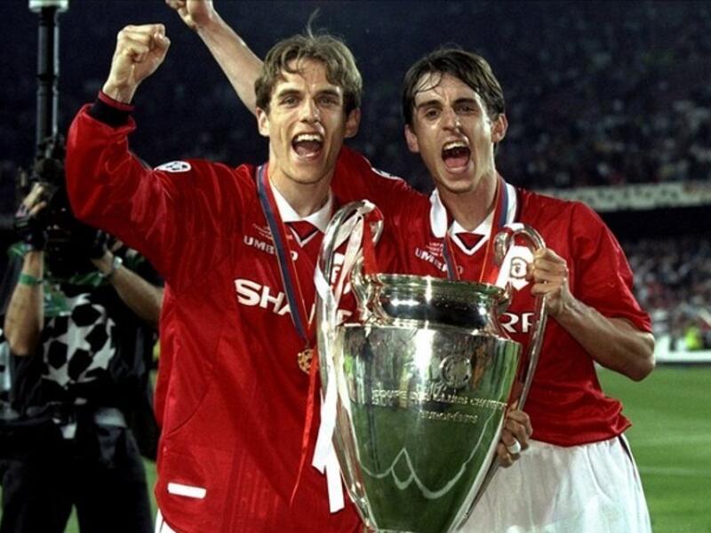 الشقيقان الإنجليزي فيليب وغاري نيفيل: لعبا سوياً في صفوف مانشستر يونايتد