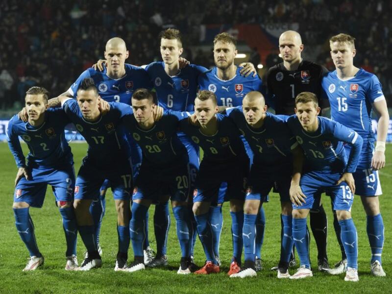 منتخب سلوفاكيا (المجموعة الثالثة): احتل المركز الثاني برصيد 22 نقطة (7 فوز، وتعادل، وهزيمتان من 10 مباريات).