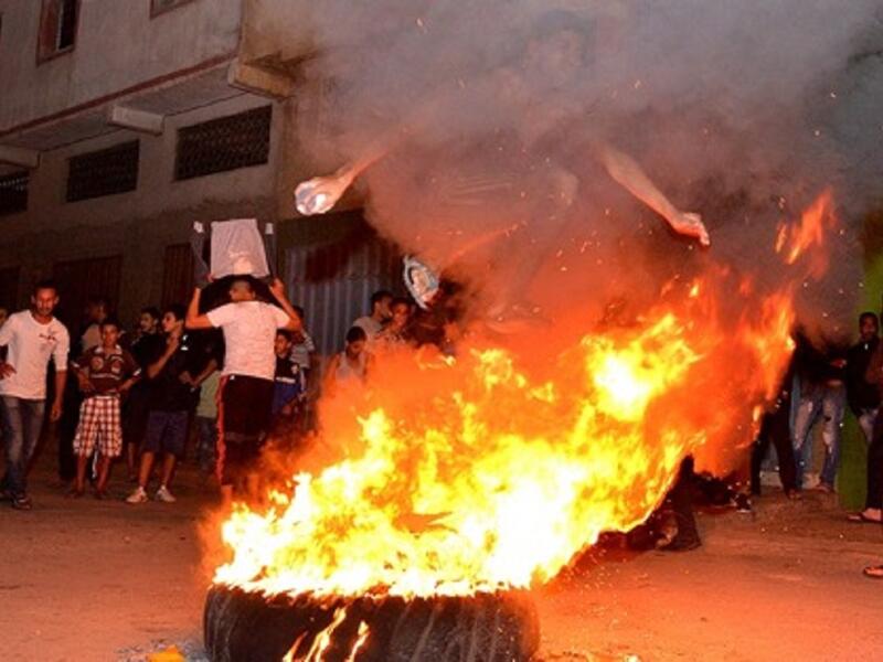 الشيعة المغاربة يسمون يوم عاشوراء، بيوم زمزم. وفي هذا اليوم، يقومون برش الماء على بعضهم البعض وعلى مقتنياتهم تبركا. ويعقب عاشوراء "ليلة الشعالة" حيث يجتمعون حول نار وهم يرددون أهازيج، بعضها يحكي قصة مقتل الحسن والحسين، دون أن يشير إليهما بالاسم.