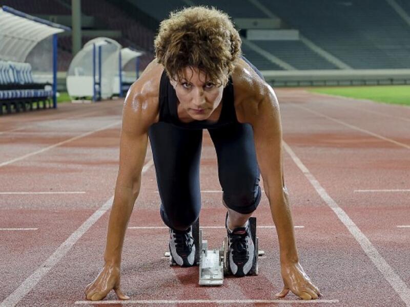 المغربية نزهة بدوان حصلت على الميدالية البرونزية في سباق 400 متر حواجز  في دورة الألعاب الأولمبية التي أقيمت بمدينة سيدني الأسترالية عام 2000، لتنضم الميدالية إلى جوائز أخرى حققتها العدائة المغربية، من بينها ذهبيتان وفضية فازت بها في البطولة العالمية لألعاب القوى.