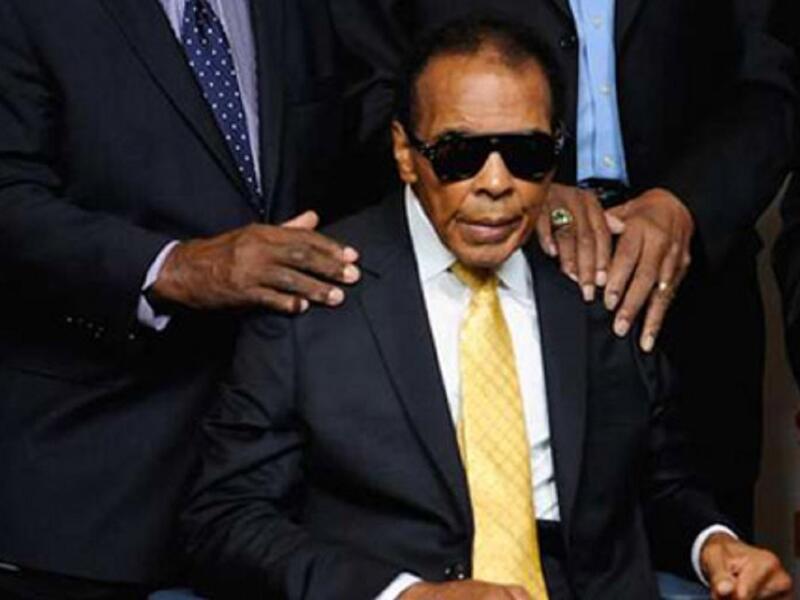 ومن مقولات  محمد على "أنا مسلم ولا يوجد شيء يمت للإسلام في قتل أناس أبرياء في باريس أو أي مكان آخر في العالم، المسلمون الحقيقيون يعرفون أن العنف الوحشي لمن يطلق عليهم (المتطرفون الإسلاميون) يتعارض مع صميم مبادئ ديننا".