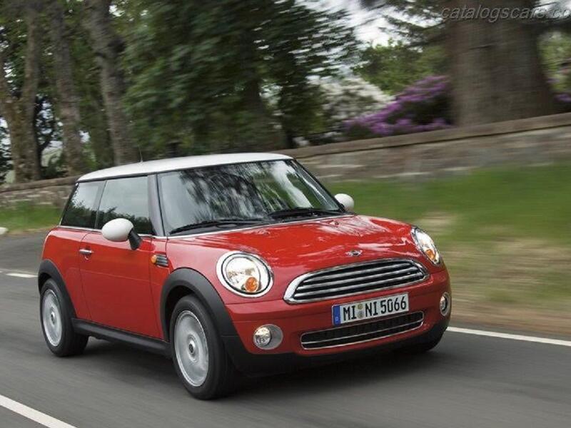 ميني: تعدّ سيارة ميني كوبر المثال الكلاسيكي للسيارات الصغيرة، والتي رغم حجمها الصغير وثمنها المنخفض إلا أنها قادرة على استيعاب عائلة من أربعة أفراد.
