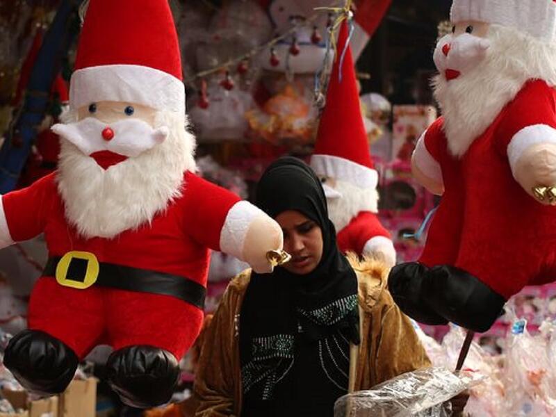  الصومال:
حظرت الحكومة  احتفالات الكريسماس ورأس السنة وحتى لا تكون أهدافًا محتملة للإرهابيين، على الرغم من وجود 22 ألف نسمة من المسيحيين.