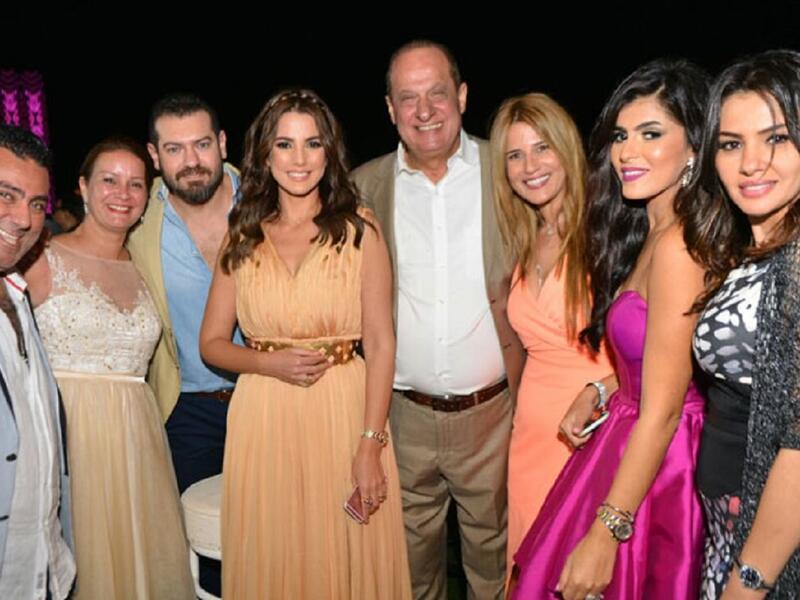 تواجد ضمن الحضور في حفل الزفاف، مجموعة كبيرة من الفنانين، لتهنئة العروسين في حفل زفاف طال انتظاره. وكان ابرز الحضور درة وميرهان حسن،زينة، عمرو يوسف، والراقصة نجوى فؤاد وأحمد زاهر، ليتجاوز عدد النجوم الذين حضروا الحفلة الخمسين فنان وفنانة