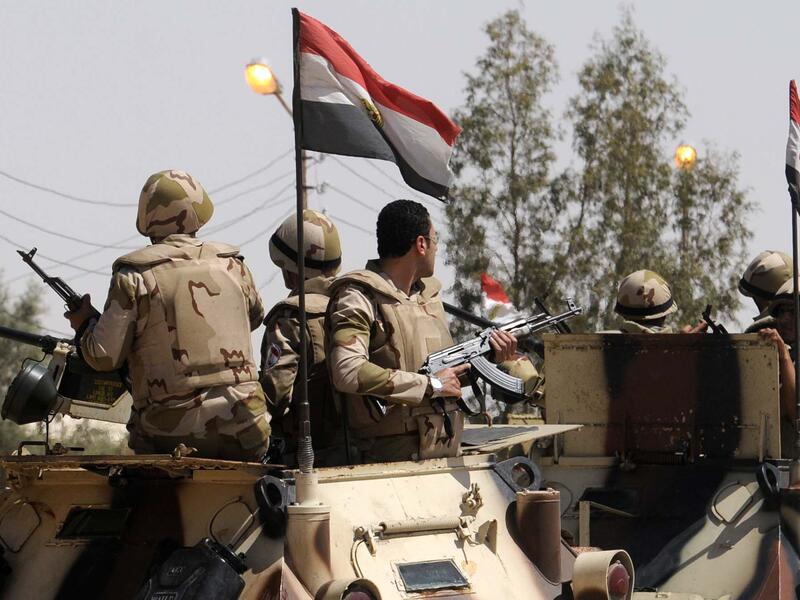 الجيش المصري :احتل الجيش المصري قائمة أقوى جيوش الوطن العربي، حيث يصل تعداده 468 ألف مقاتل، يصلح لأداء الخدمة به 35 مليون شخص، وتعداد الاحتياطي به 479 ألف مقاتل.